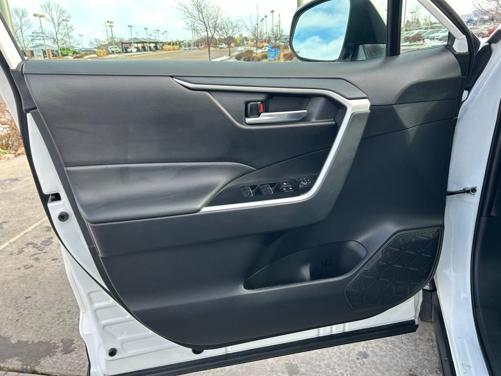 Used 2025 Toyota RAV4 XLE image 22