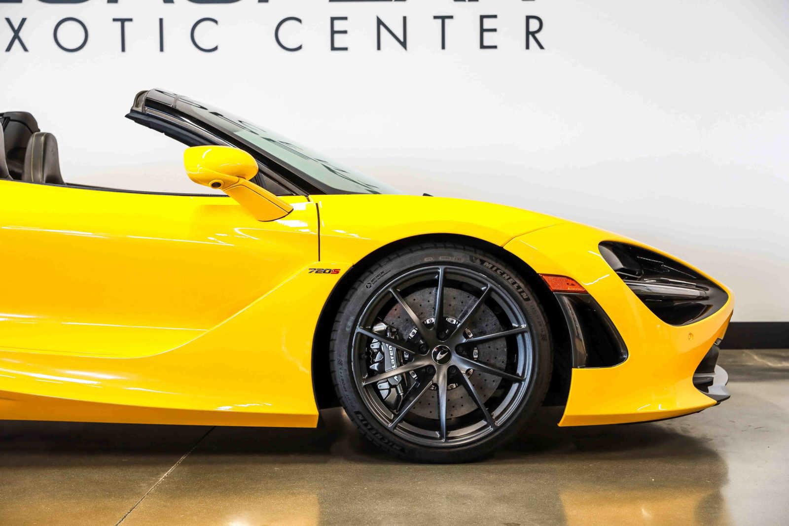 Used 2022 McLaren 720S Performance RWD image 18