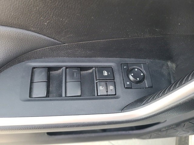 Used 2022 Toyota RAV4 LE image 18