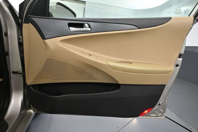 Used 2011 Hyundai Sonata GLS FWD image 34