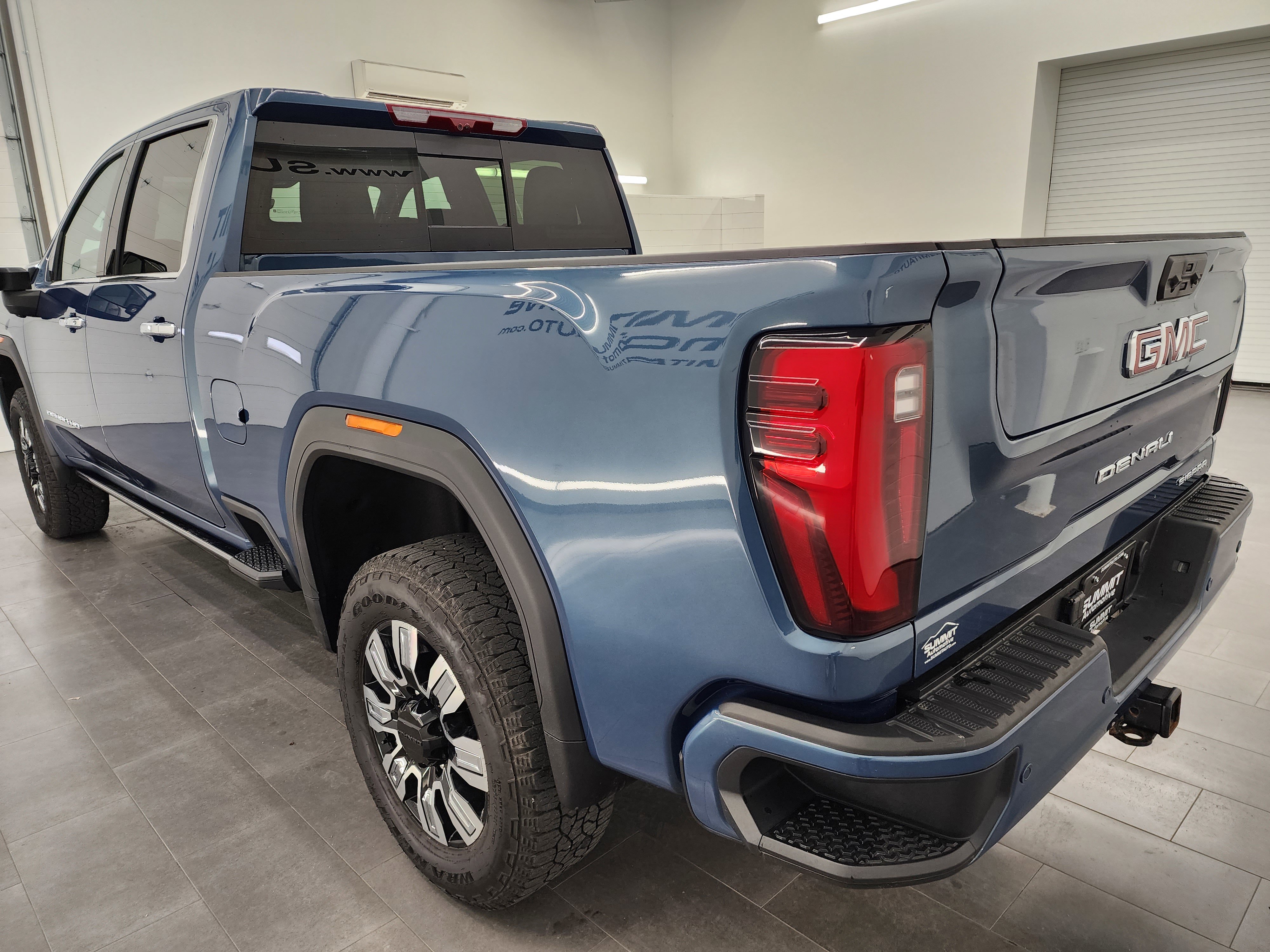 Used 2024 GMC Sierra 2500 Denali w/ Denali Reserve Package image 6