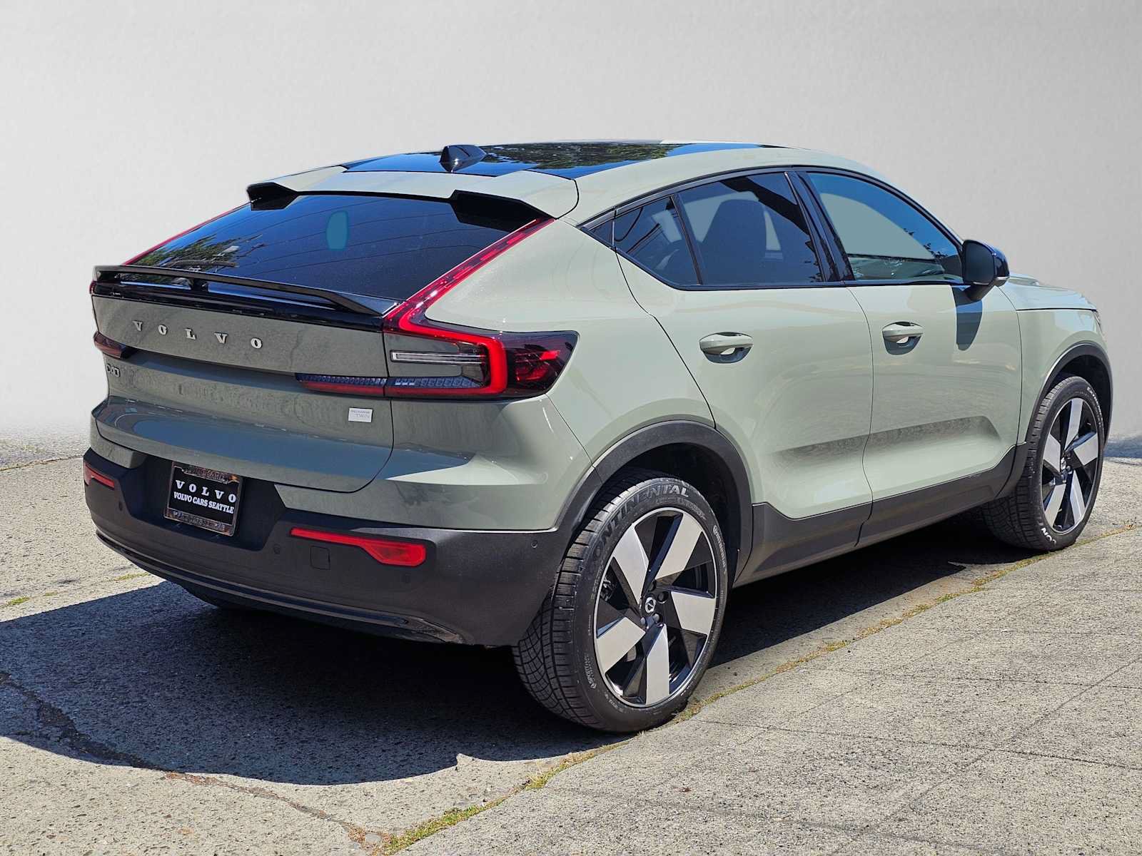 Certified 2023 Volvo C40 P8 Recharge Ultimate w/ Protection Package Premier AWD/4WD image 3