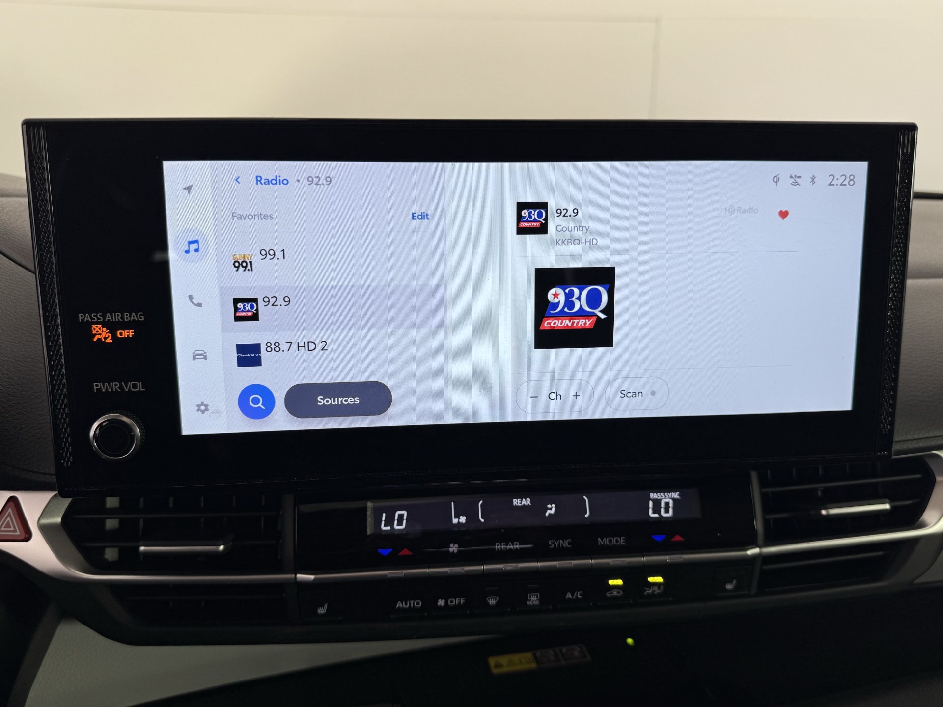 Certified 2026 Toyota Sienna XLE FWD image 26