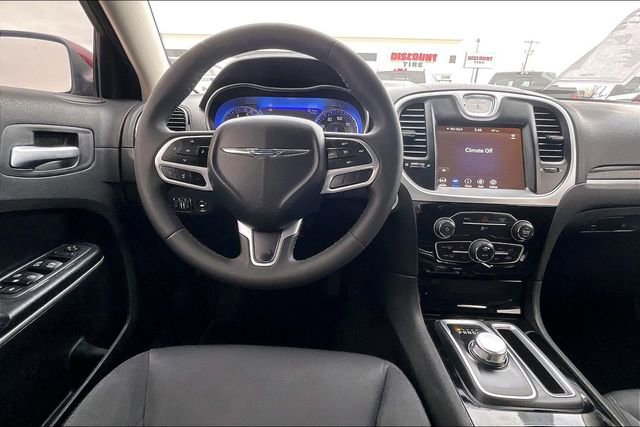 Used 2023 Chrysler 300 Touring image 5
