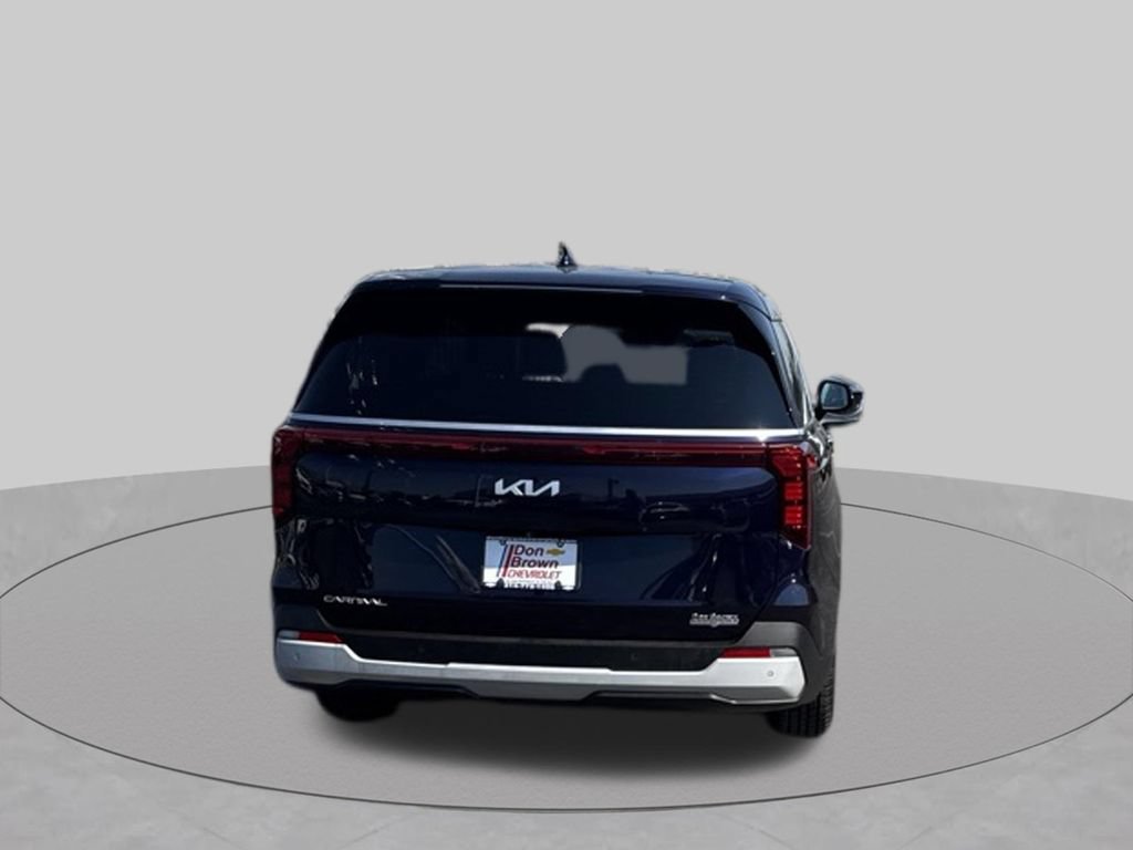 Used 2025 Kia Carnival FWD image 16