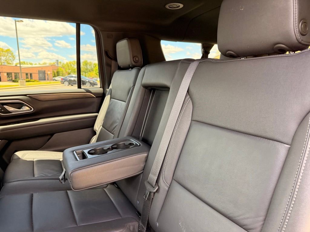 Used 2024 Chevrolet Suburban LT AWD/4WD image 18