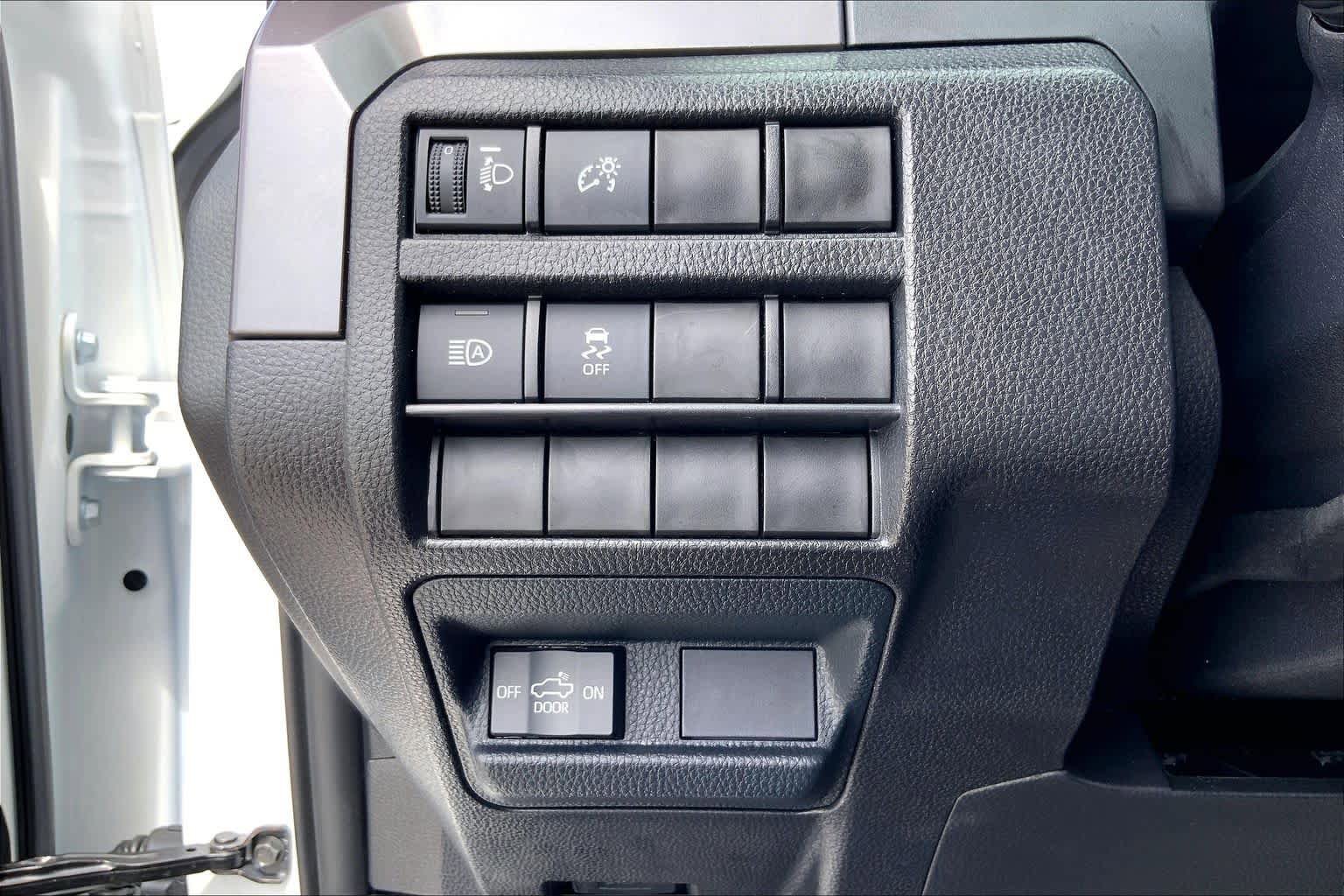 Used 2026 Toyota Tacoma SR5 RWD image 33