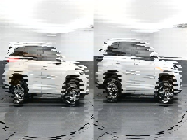 Used 2017 Toyota Highlander Limited image 15