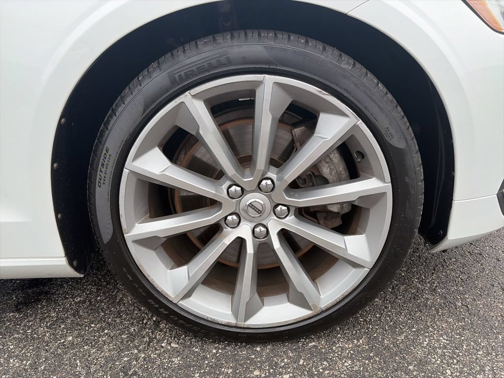 Used 2021 Volvo S60 T6 Momentum AWD/4WD image 9