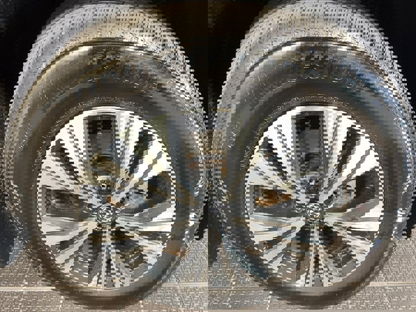 Used 2023 Nissan Rogue SV image 5