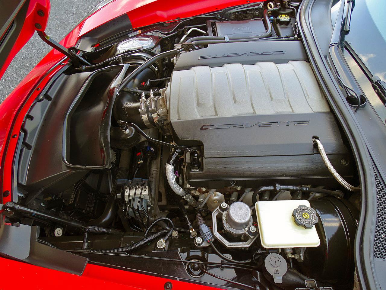 Used 2015 Chevrolet Corvette Stingray Coupe w/ Z51 3LT w/ 3LT Preferred Equipment Group RWD image 16