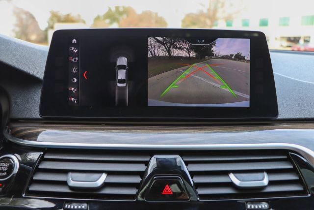 Used 2017 BMW 540i xDrive image 39