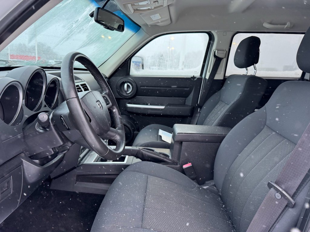 Used 2011 Dodge Nitro SXT image 16