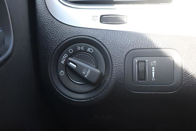 Used 2019 Dodge Journey SE w/ Connectivity Group image 18