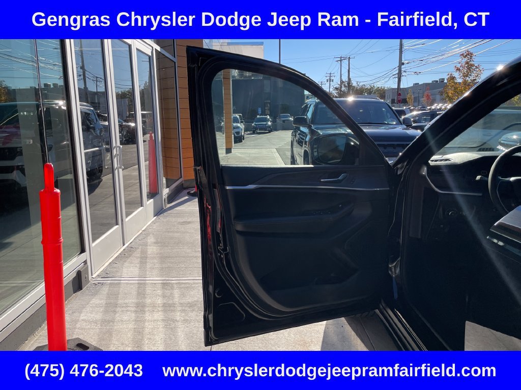 Certified 2026 Jeep Grand Cherokee Limited AWD/4WD image 45