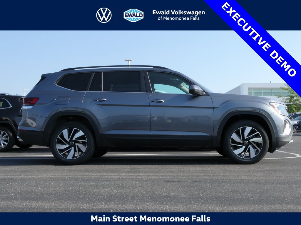 Certified 2025 Volkswagen Atlas SE image 2