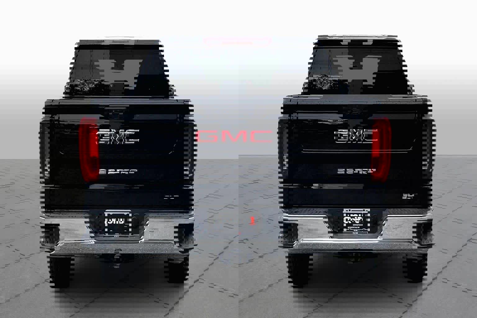 Used 2025 GMC Sierra 1500 SLT image 4