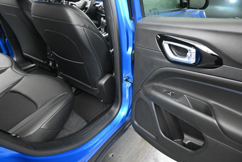 New 2026 Jeep Compass Latitude AWD/4WD image 18