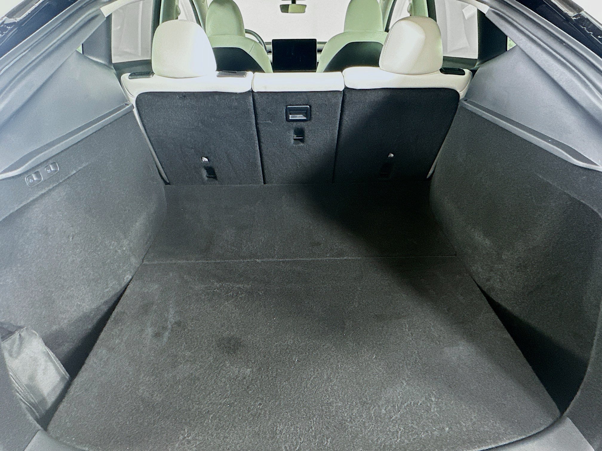 Used 2023 Tesla Model Y Performance AWD/4WD image 28