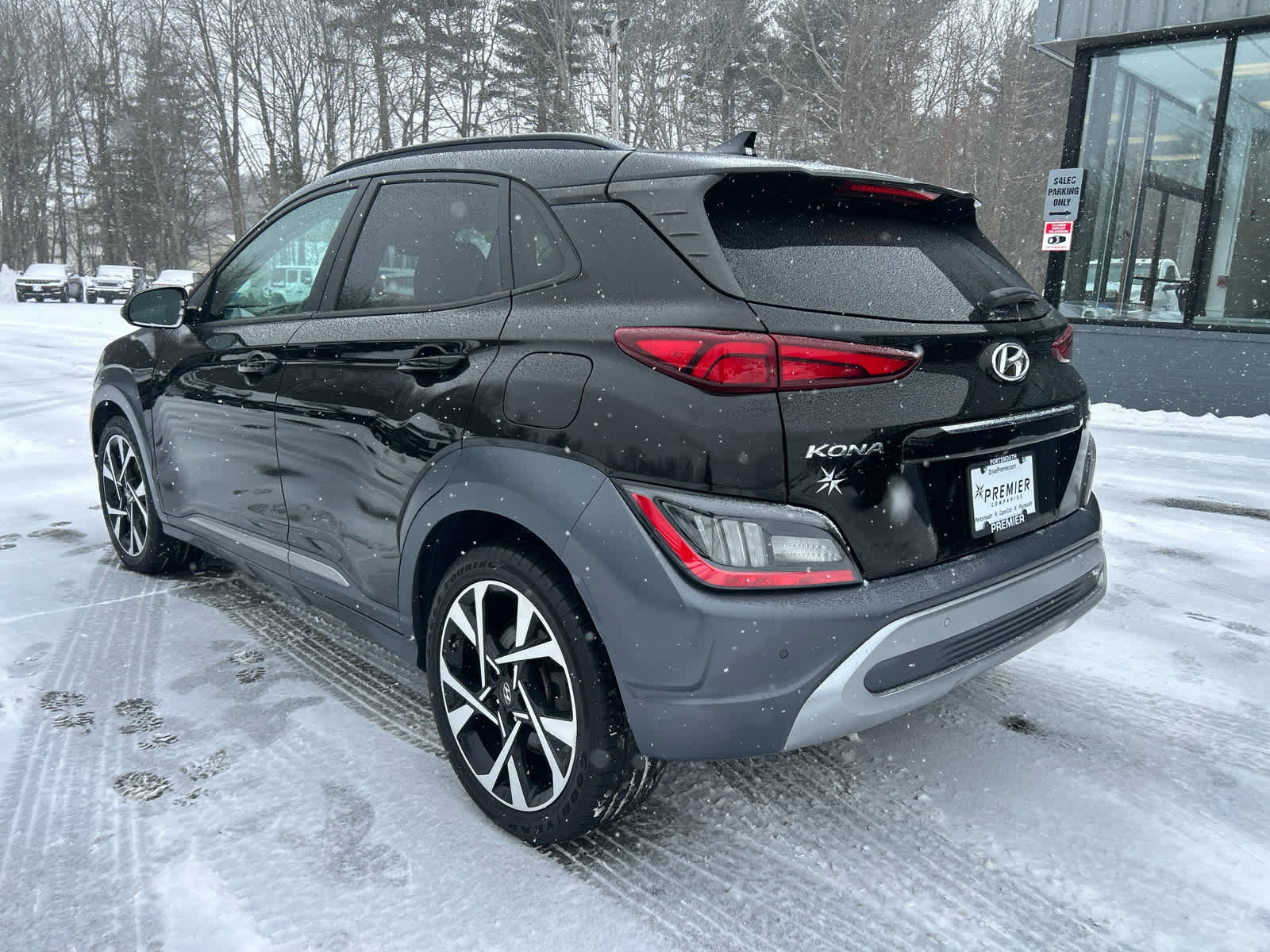 Used 2022 Hyundai Kona Limited image 7