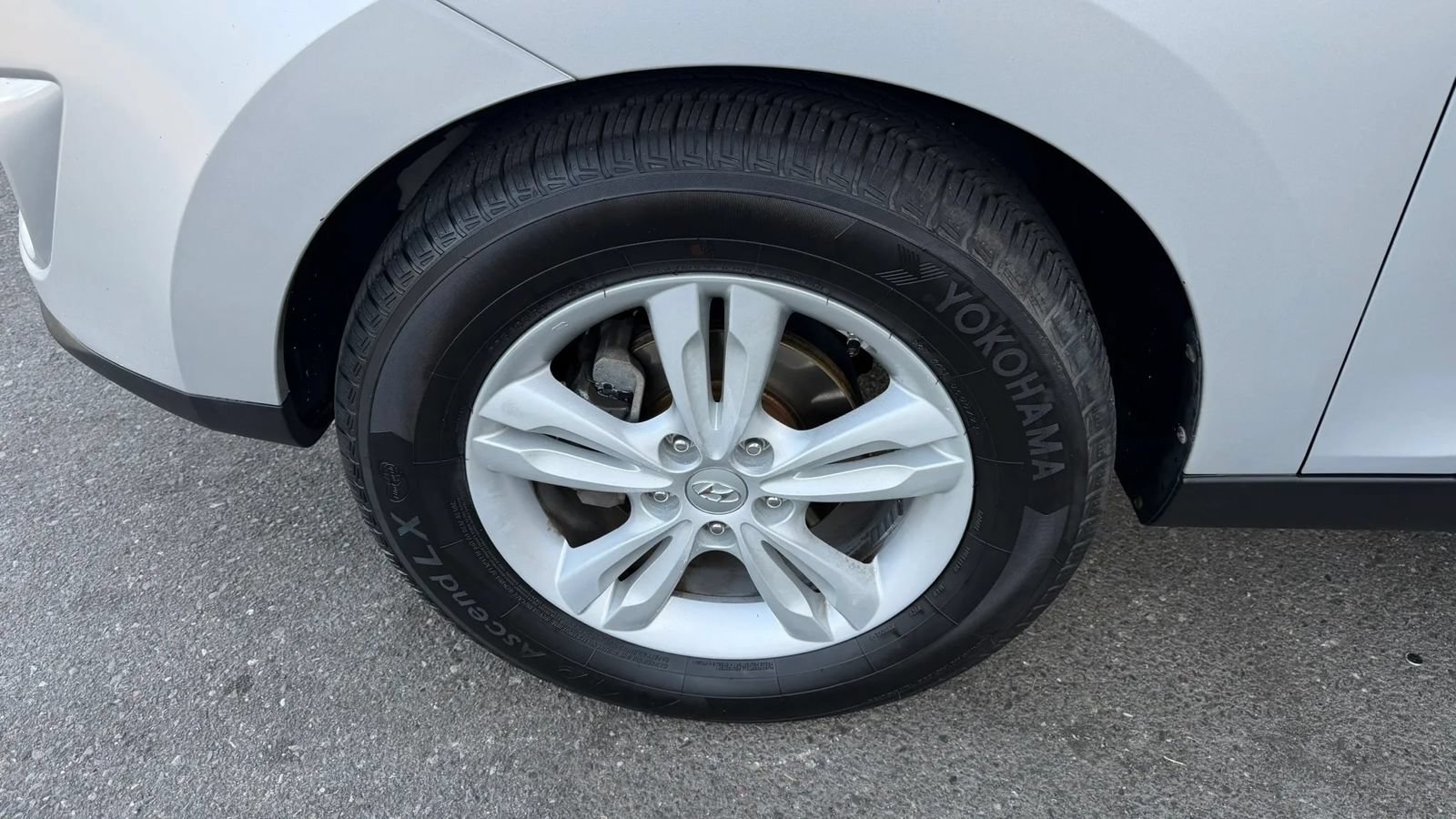 Used 2010 Hyundai Tucson GLS w/ Popular Equipment Pkg 2 FWD image 22
