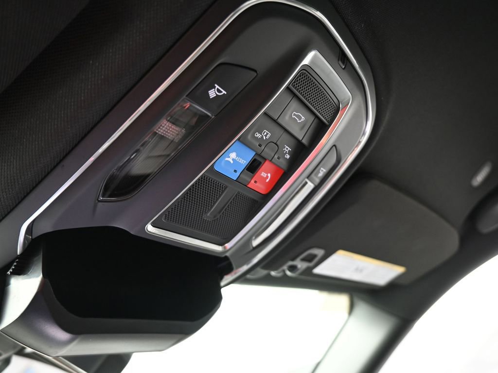 Used 2025 Jeep Grand Cherokee Limited image 26