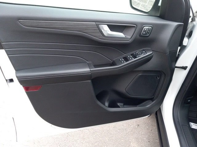 New 2025 Ford Escape SE w/ PHEV Premium Package FWD image 11