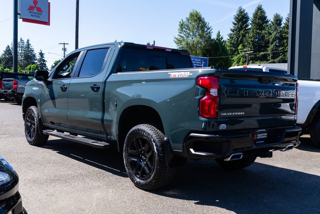 Used 2025 Chevrolet Silverado 1500 LT Trail Boss w/ Convenience Package II AWD/4WD image 3