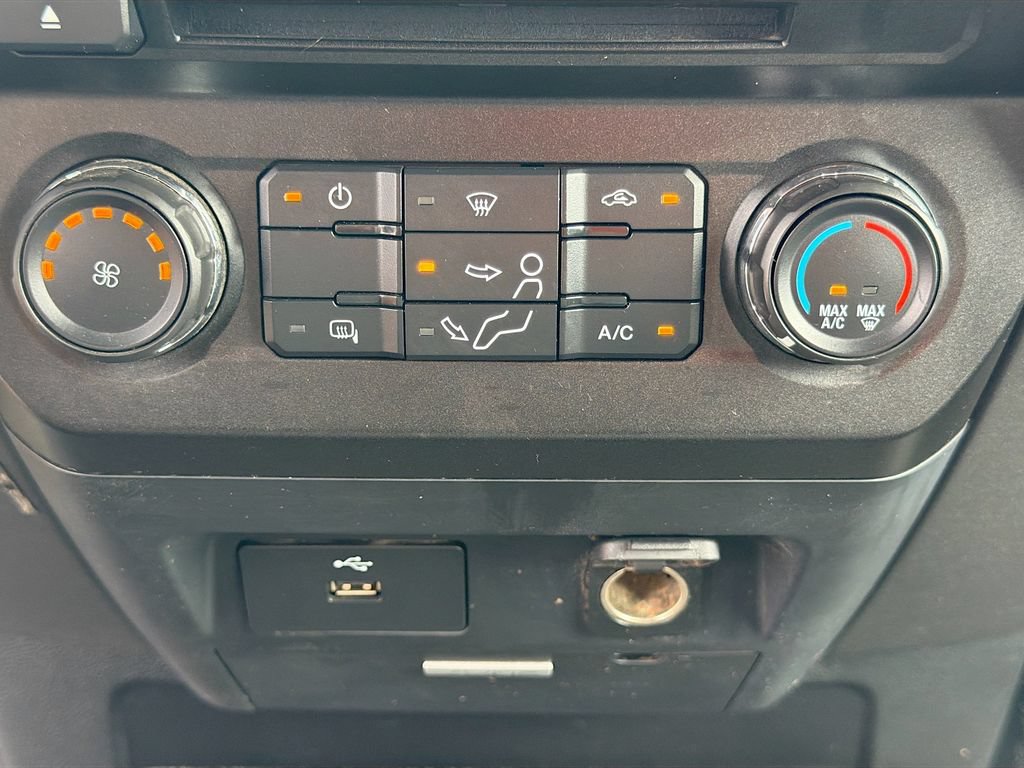 Used 2017 Ford F550 2WD Regular Cab Super Duty image 16