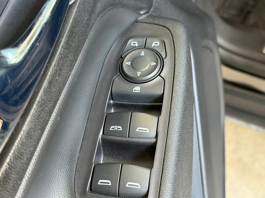 Used 2020 Chevrolet Equinox Premier w/ Premier Redline Edition FWD image 37