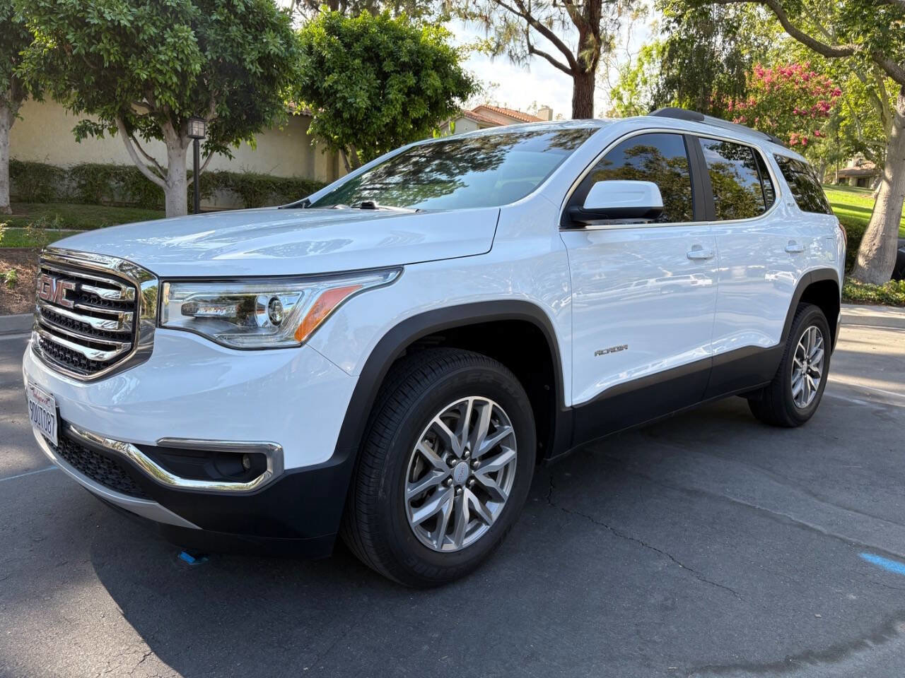 Used 2019 GMC Acadia SLE w/ Driver Alert Package I