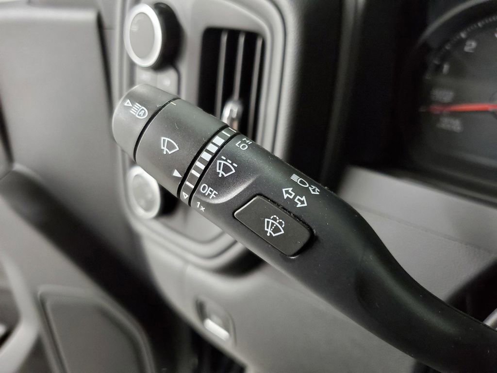 Used 2022 Chevrolet Silverado 1500 Custom image 32