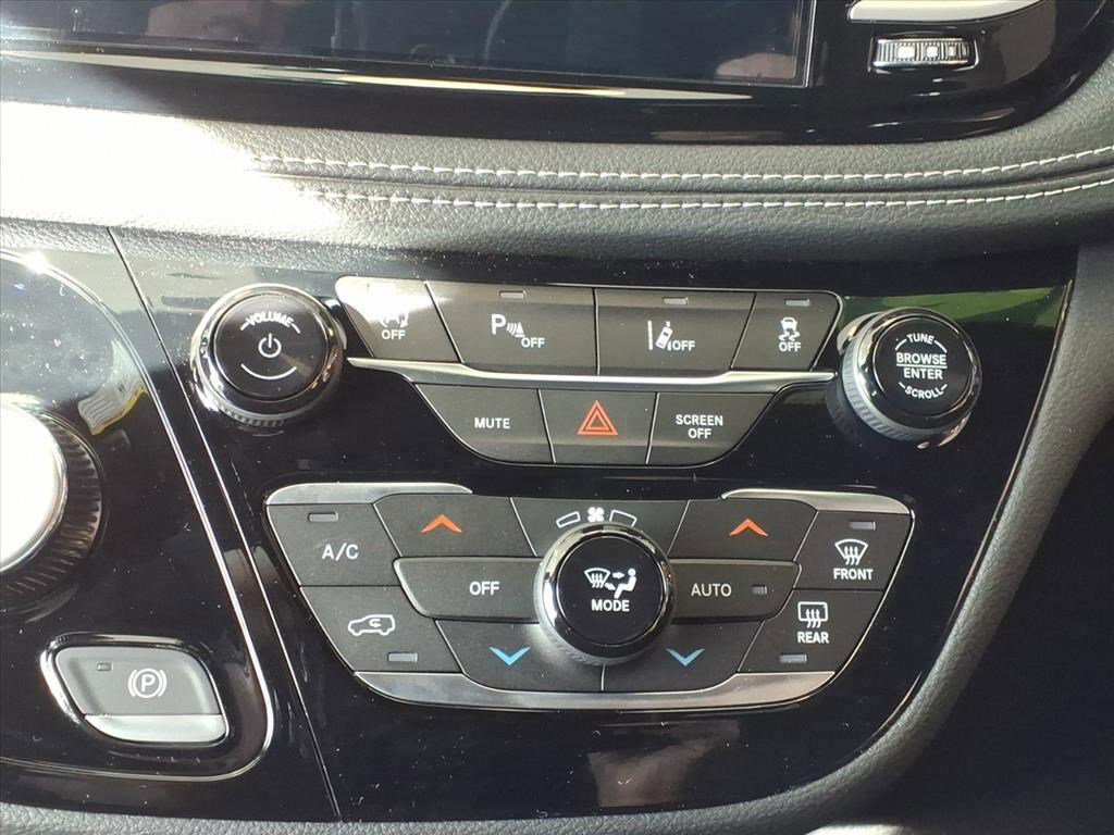 New 2026 Chrysler Pacifica Select image 23