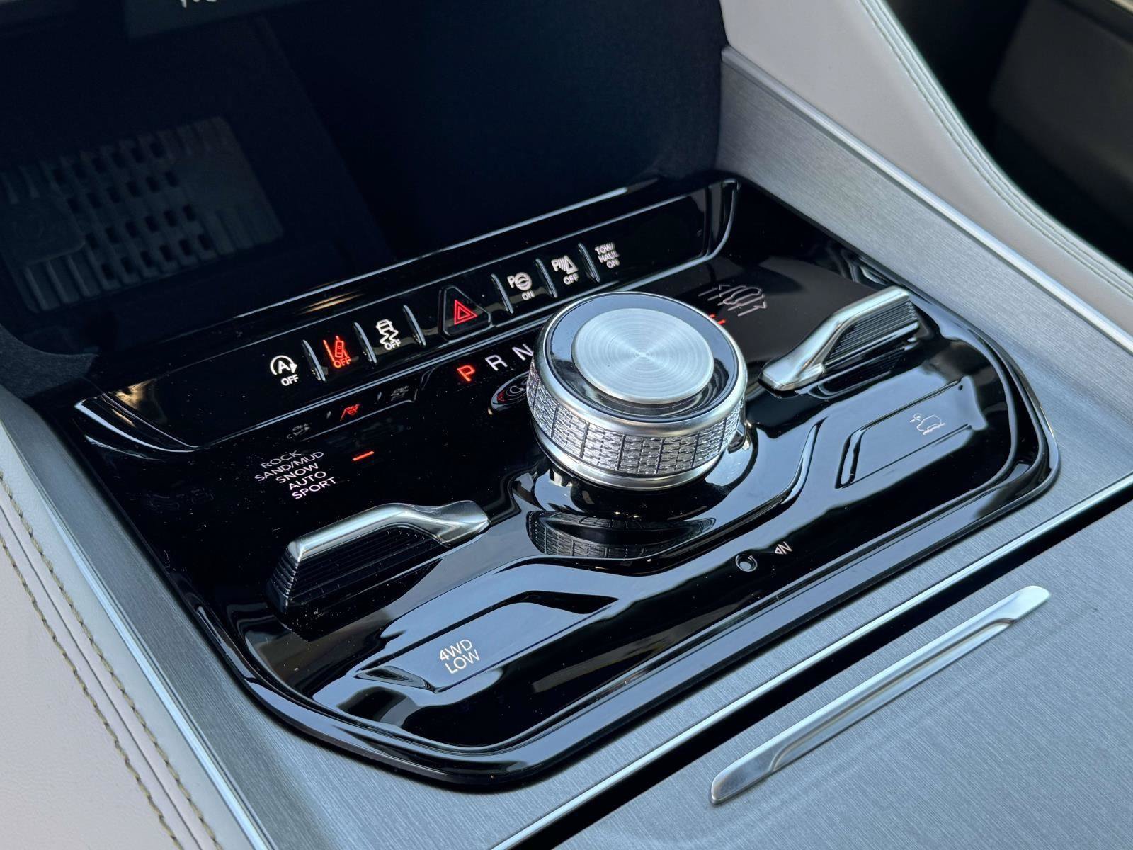 New 2026 Jeep Grand Wagoneer Limited AWD/4WD image 18
