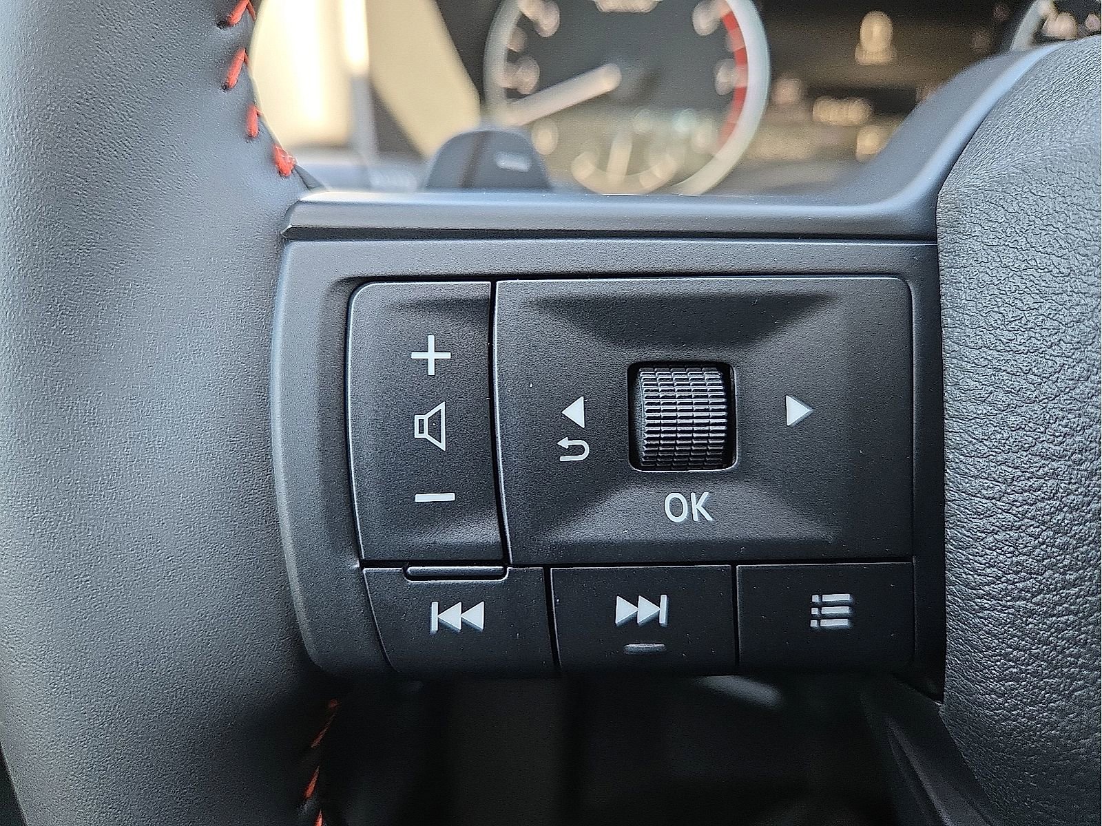 Used 2026 Nissan Rogue SV AWD/4WD image 19