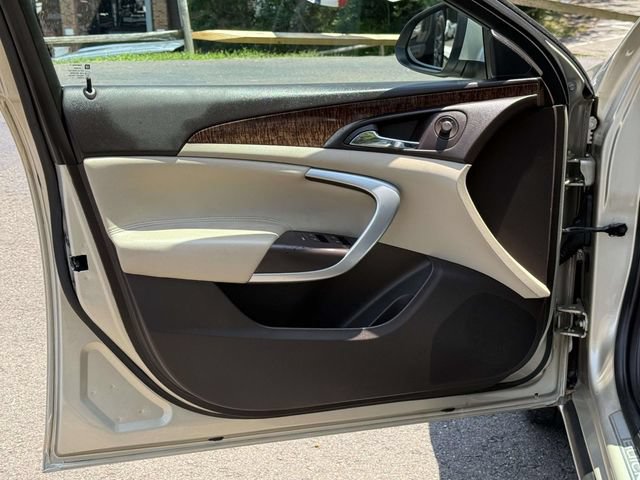 Certified 2013 Buick Regal Premium FWD image 9