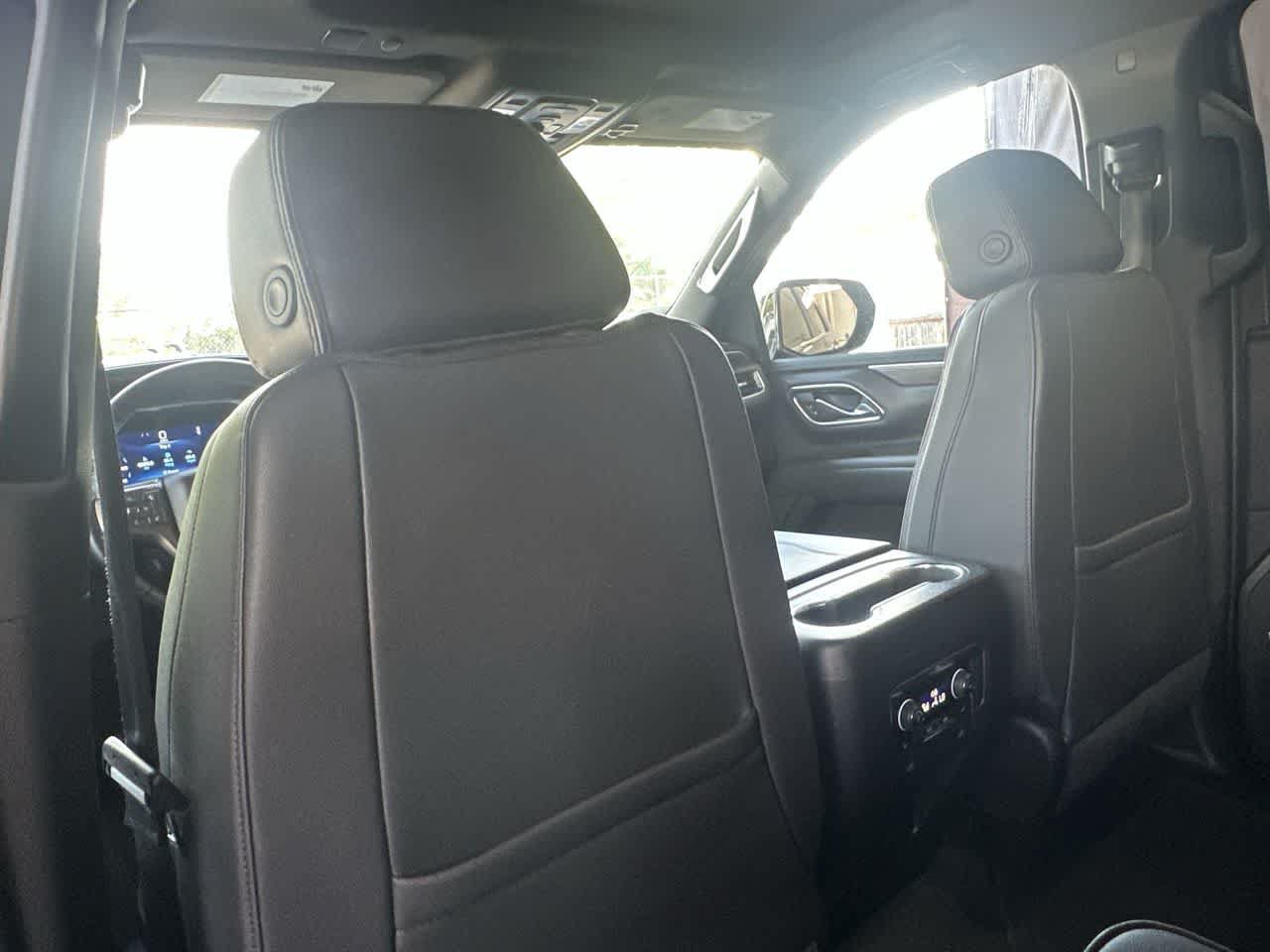 Used 2024 Chevrolet Suburban High Country AWD/4WD image 23