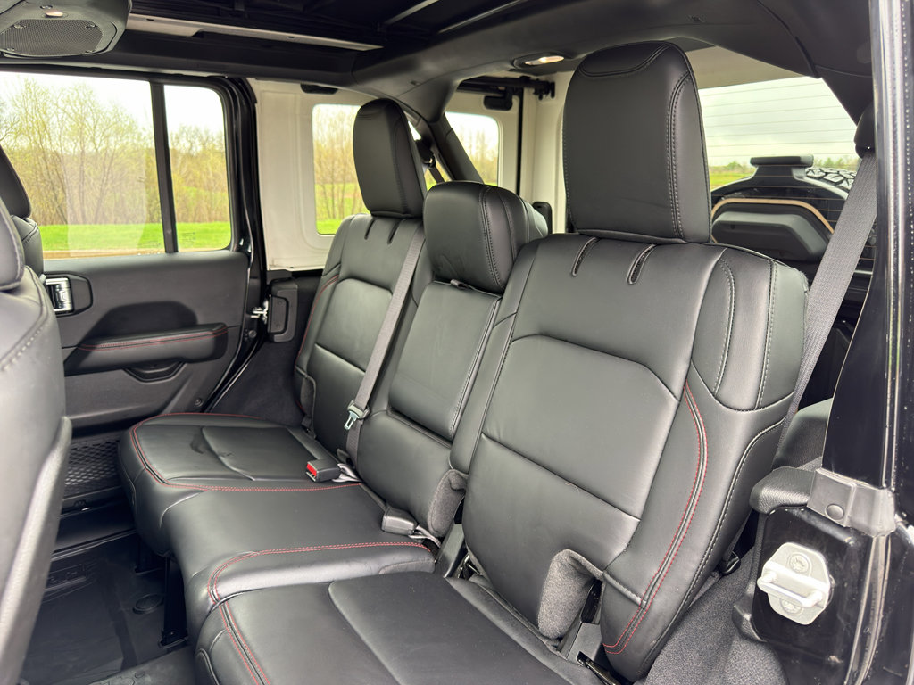 Used 2024 Jeep Wrangler Unlimited Rubicon AWD/4WD image 37