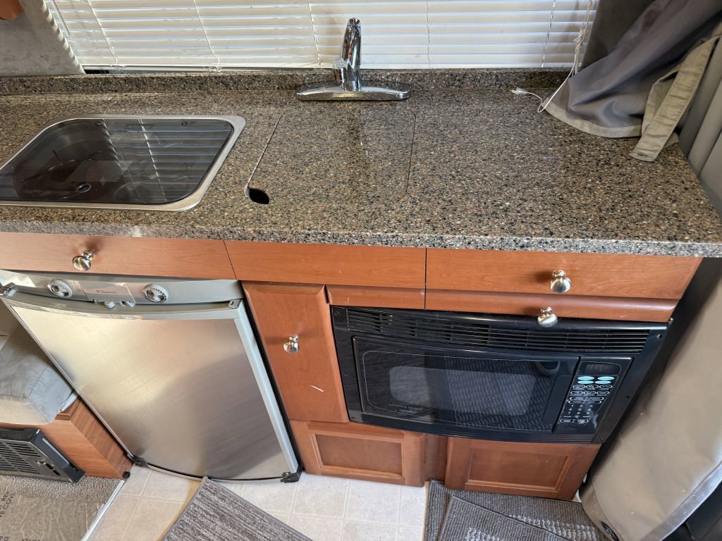 Used 2008 Dodge Sprinter 2500 w/ Trailer Tow Group image 58