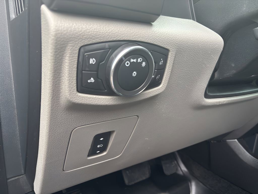 Used 2015 Ford F150 XLT w/ Equipment Group 302A Luxury AWD/4WD image 27