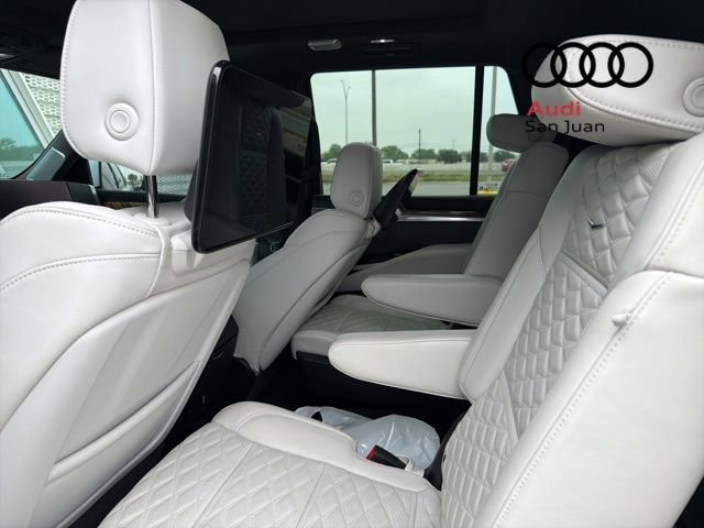 Used 2025 Cadillac Escalade Sport Platinum w/ LPO, ONYX Package AWD/4WD image 8