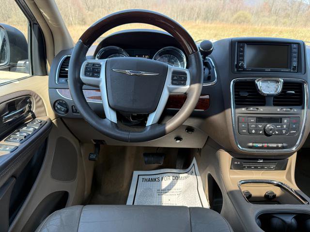 Used 2015 Chrysler Town & Country Limited Platinum w/ Trailer Tow Group FWD image 12