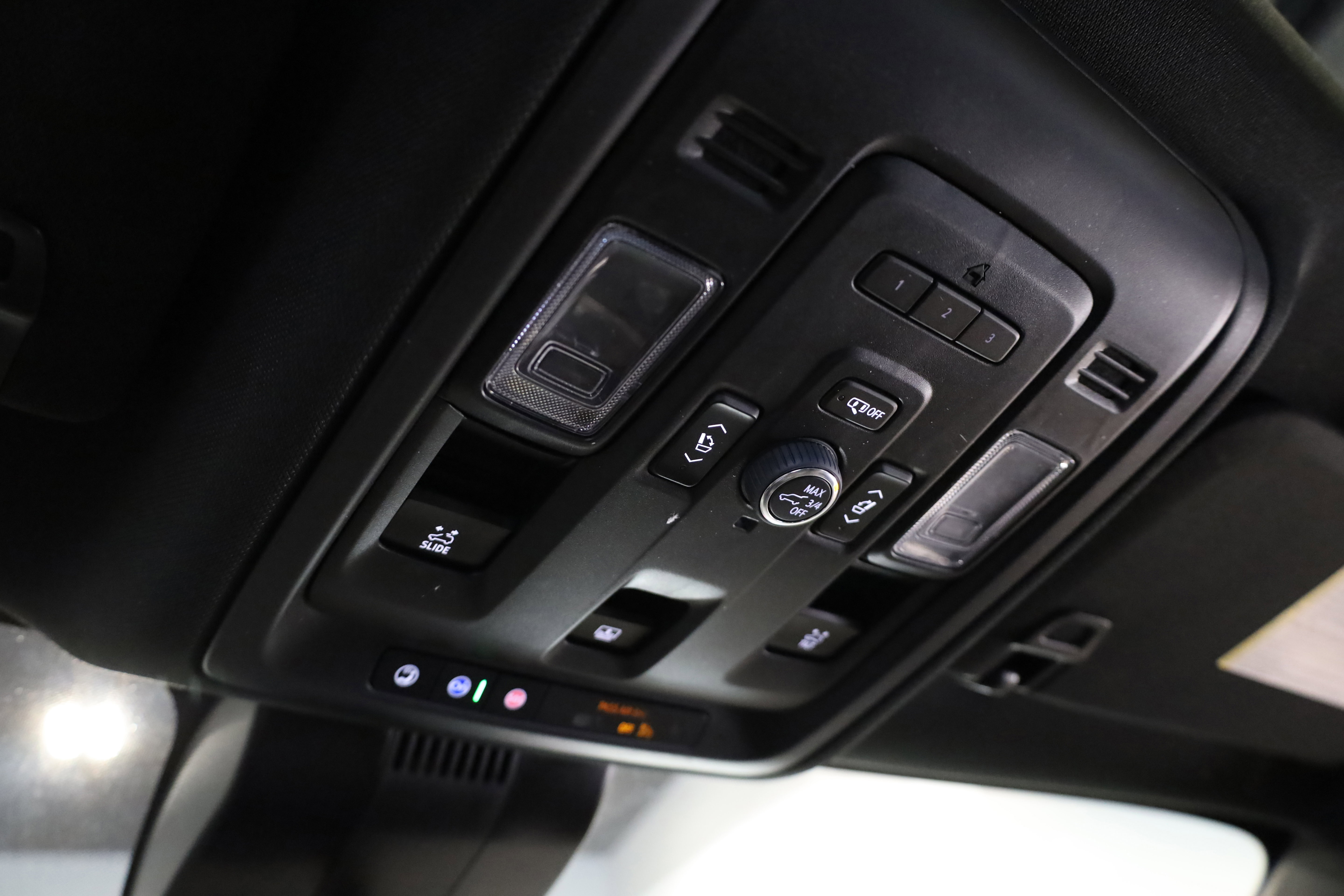 Used 2024 Chevrolet Suburban High Country w/ Advanced Technology Package image 32