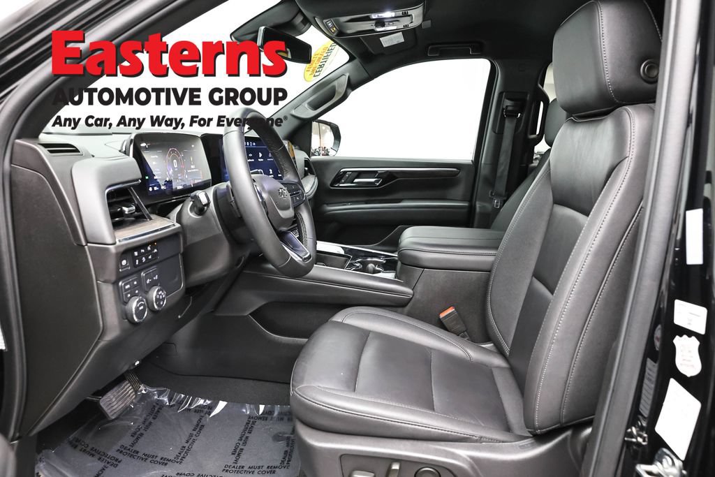 Used 2025 Chevrolet Suburban Z71 AWD/4WD image 14
