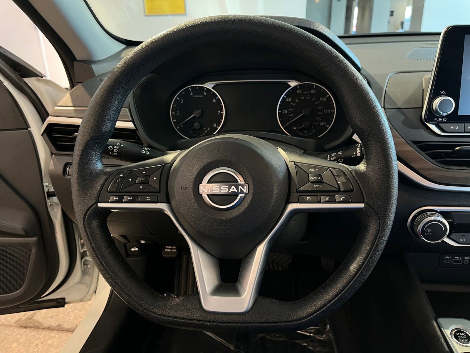 Used 2025 Nissan Altima 2.5 SV image 28