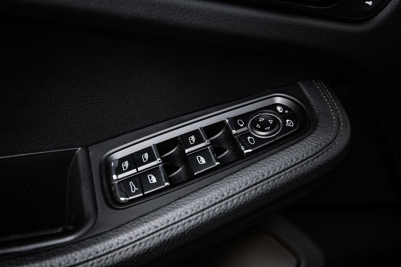 Certified 2020 Porsche Macan S AWD/4WD image 22