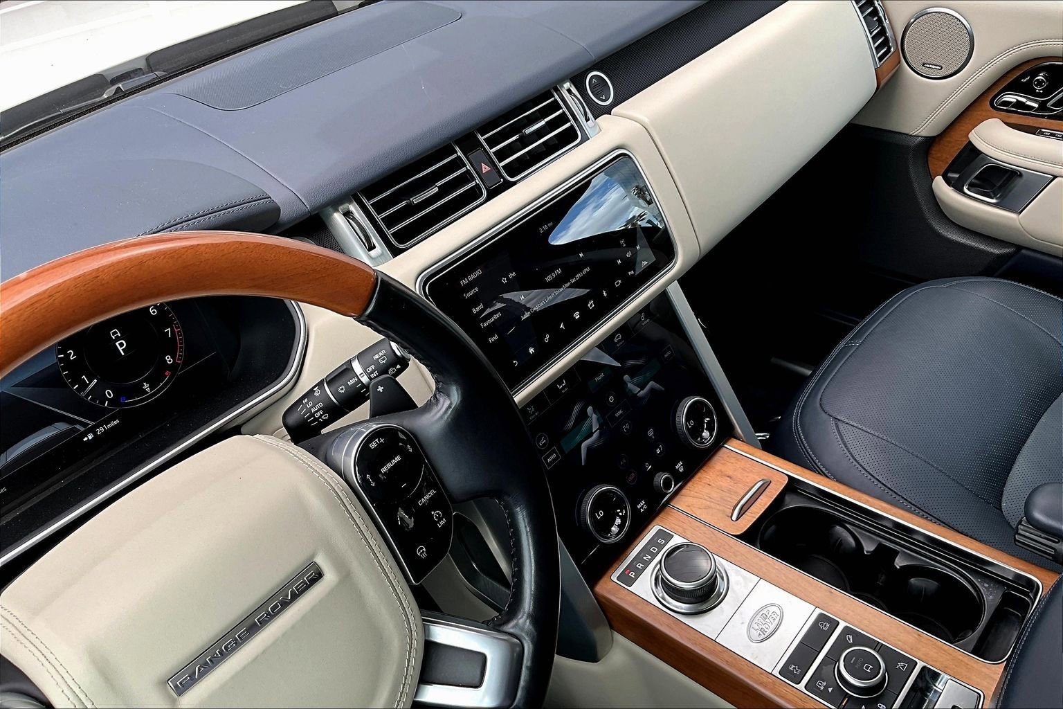 Used 2021 Land Rover Range Rover P525 Westminster Edition image 30