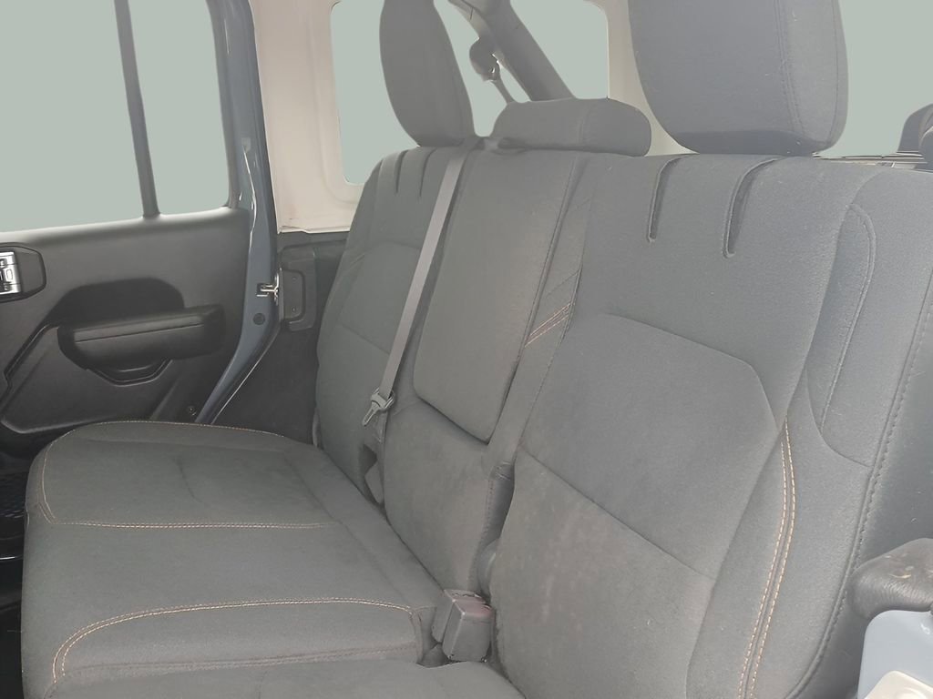 Used 2024 Jeep Wrangler Unlimited AWD/4WD image 23