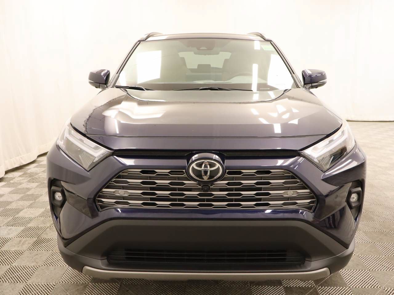 Used 2025 Toyota RAV4 Limited w/ Advanced Technology Package AWD/4WD image 4