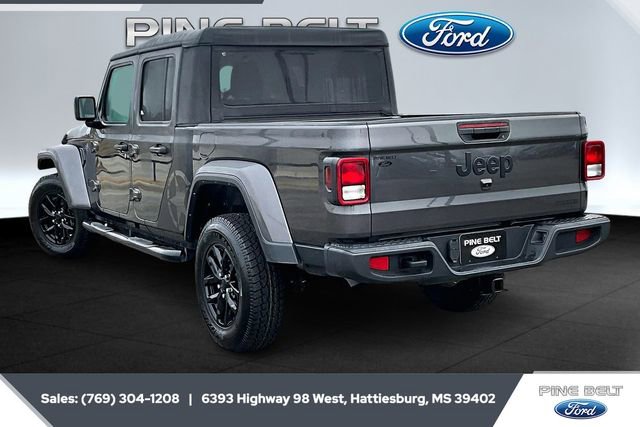 Used 2021 Jeep Gladiator Sport image 2